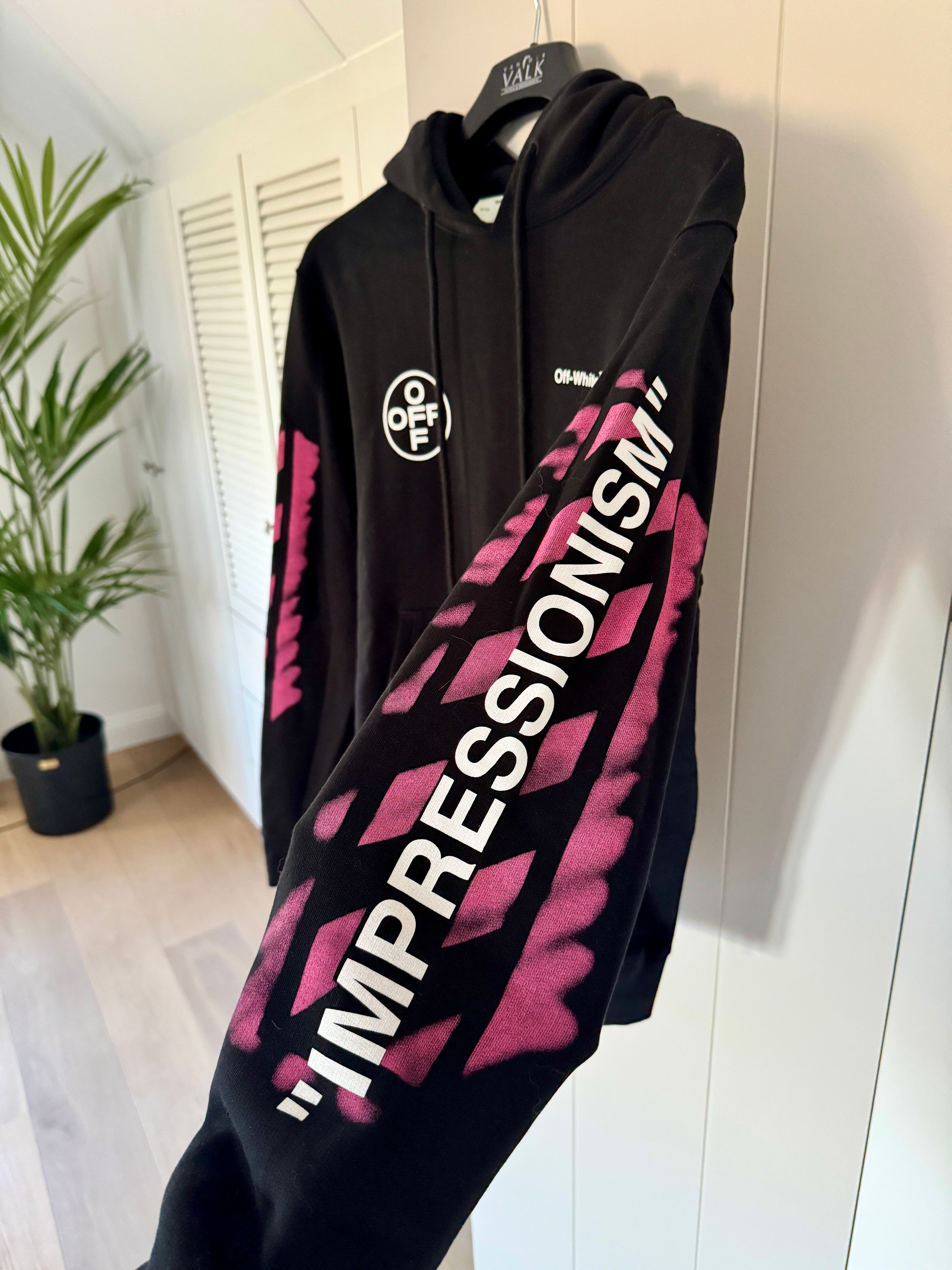 Off white hooded sweatshirt black/pink