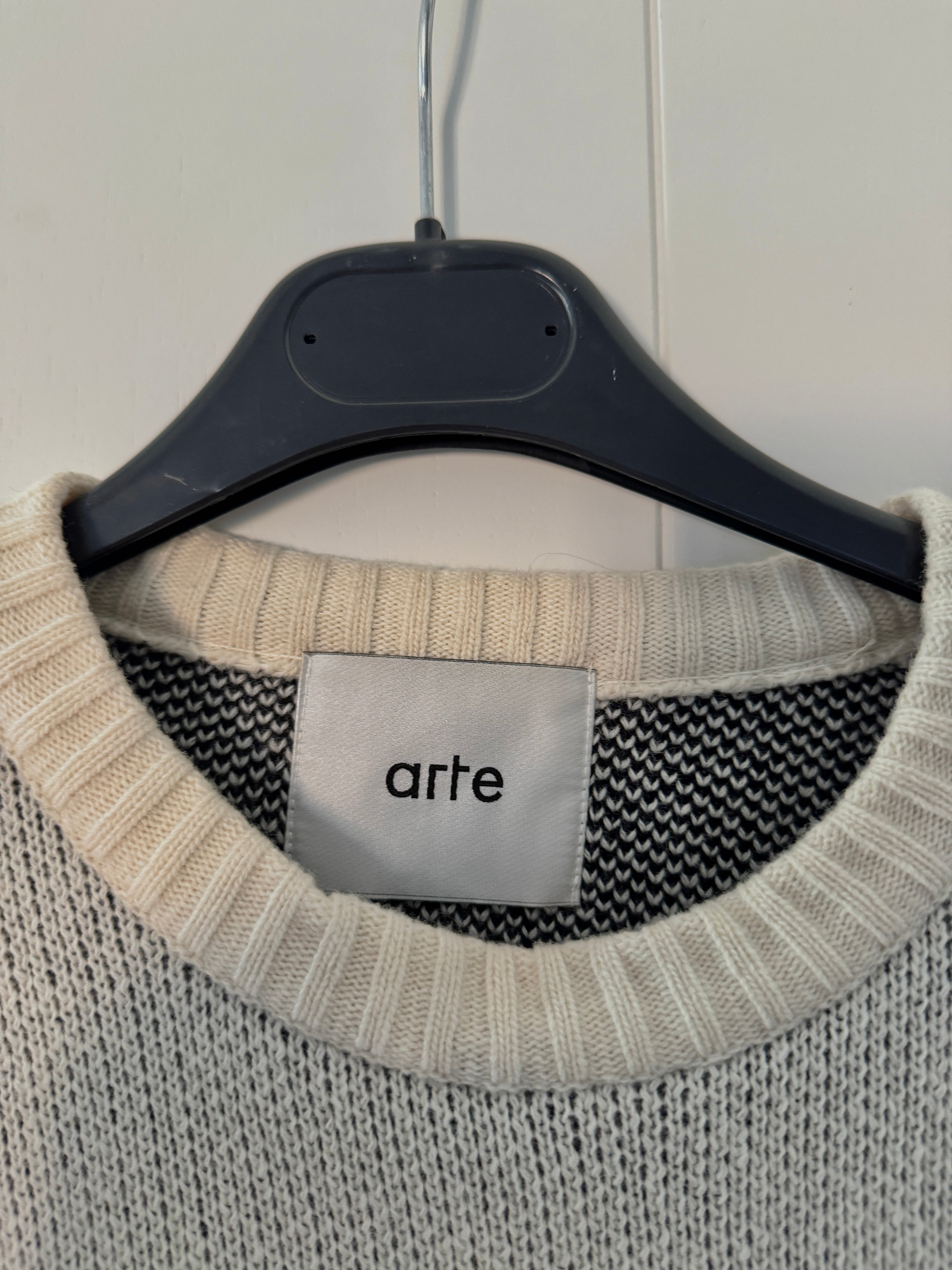 Arte Knitwear Sweater – Beige