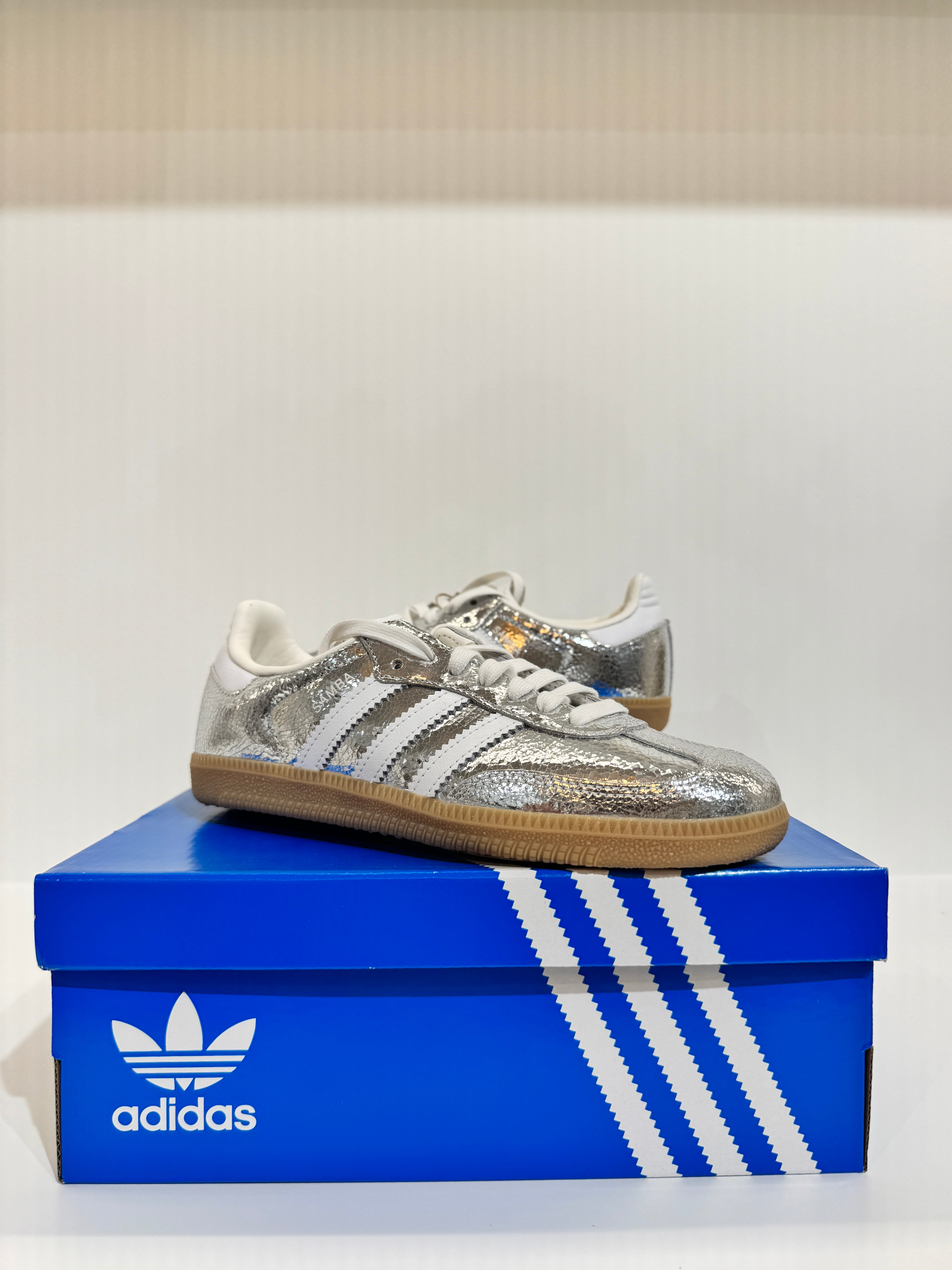 Adidas Samba OG – Silver Metallic Cracked Leather
