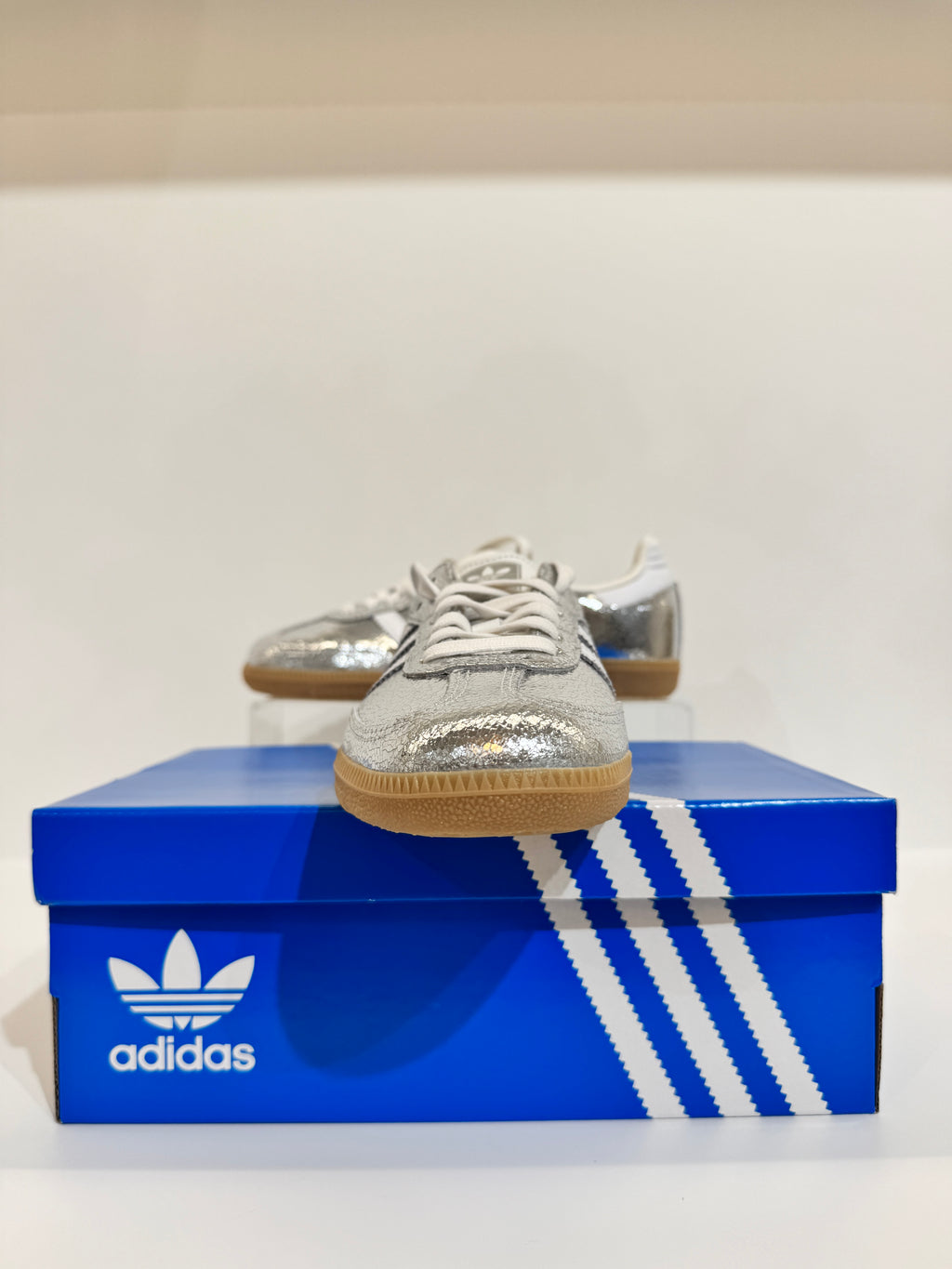 Adidas Samba OG – Silver Metallic Cracked Leather