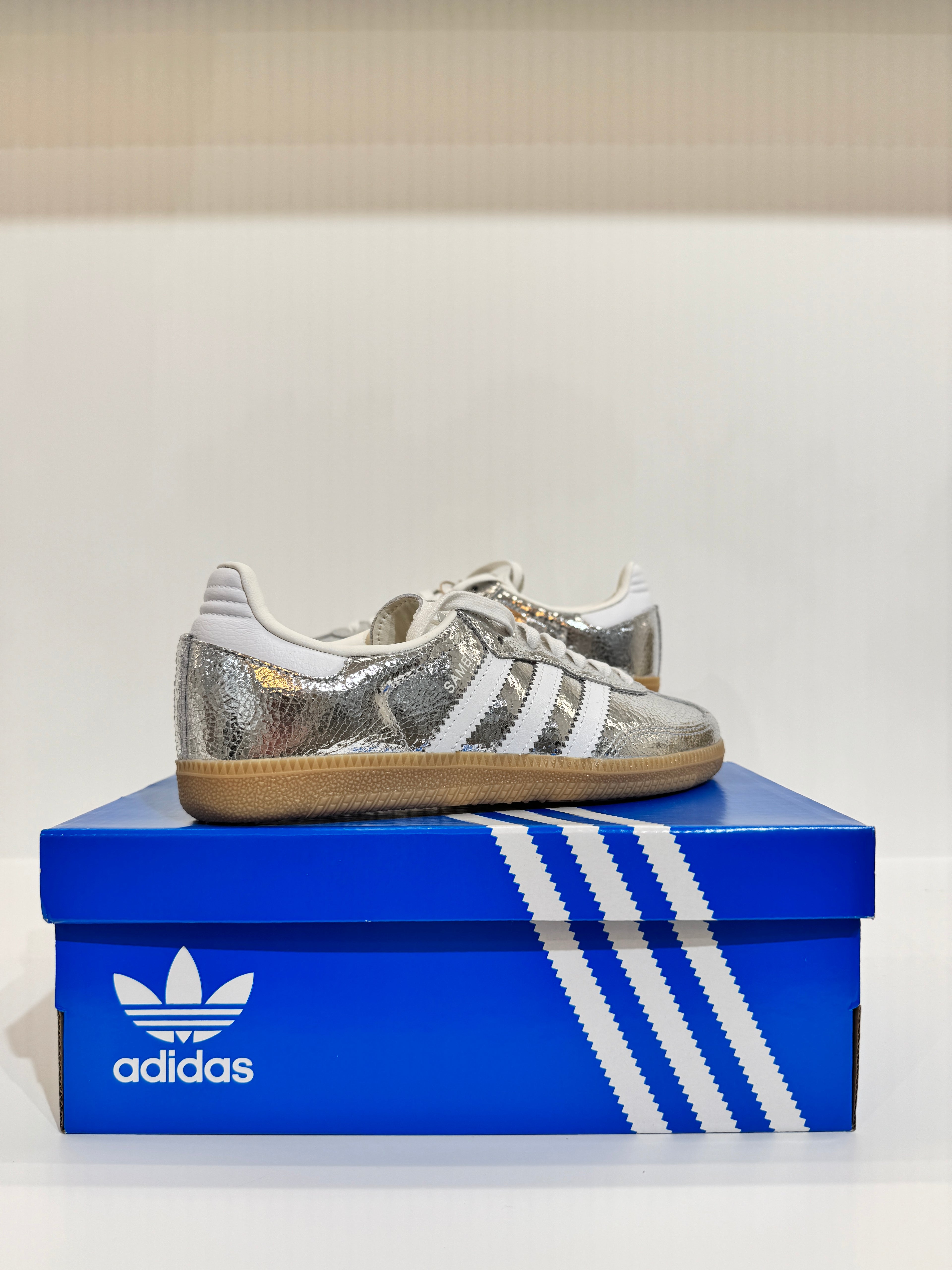 Adidas Samba OG – Silver Metallic Cracked Leather